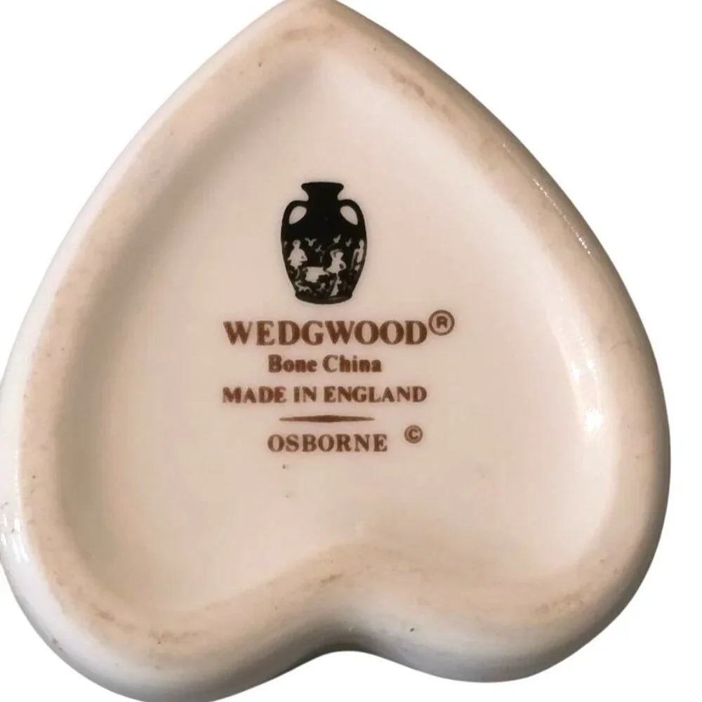 Vintage Trinket Box‎ Wedgwood Osborne Bone China Heart Floral Design Gold Trim